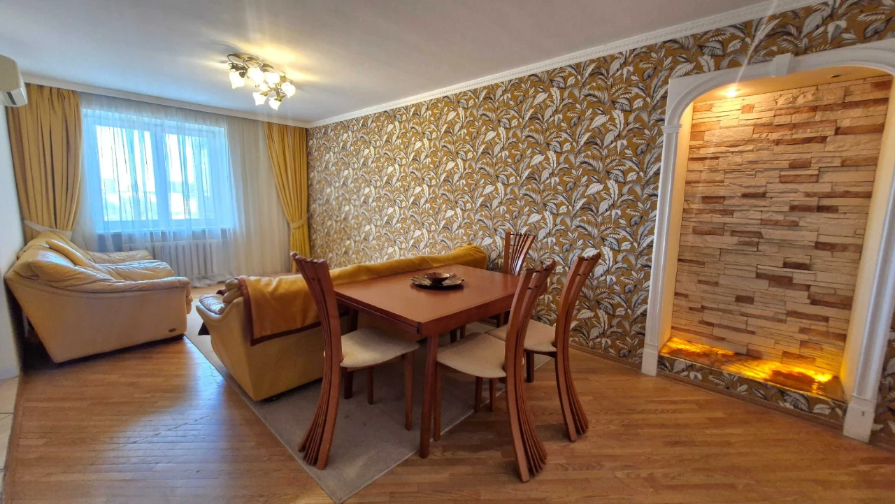 3-room apartment for sale at 4-8 Topoleva St., Solomianskyi District, Povitr Ave.