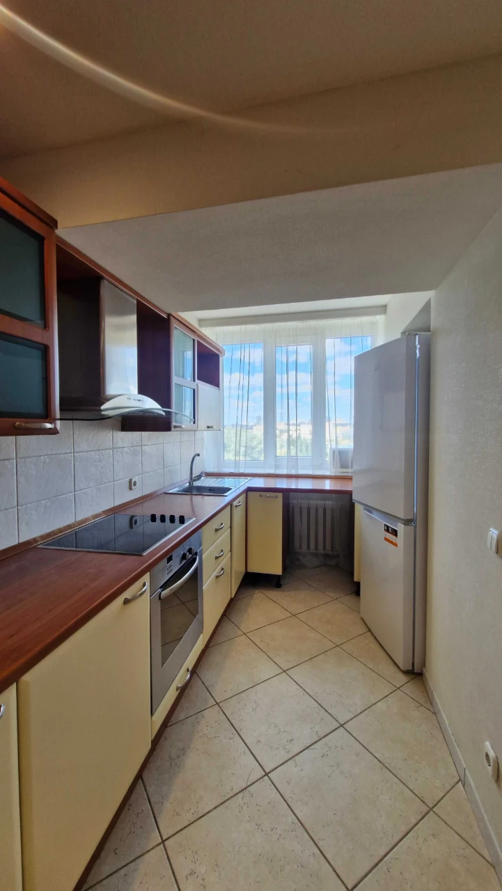 3-room apartment for sale at 4-8 Topoleva St., Solomianskyi District, Povitr Ave.