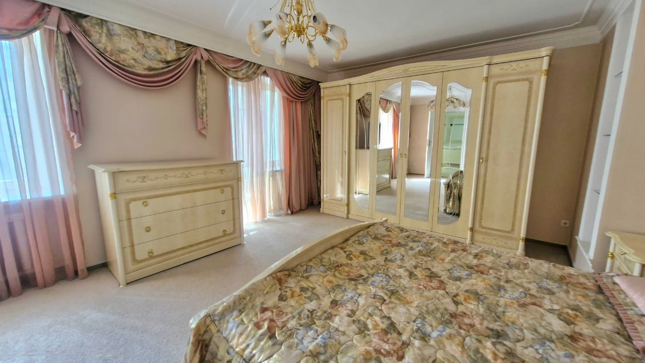 3-room apartment for sale at 4-8 Topoleva St., Solomianskyi District, Povitr Ave.