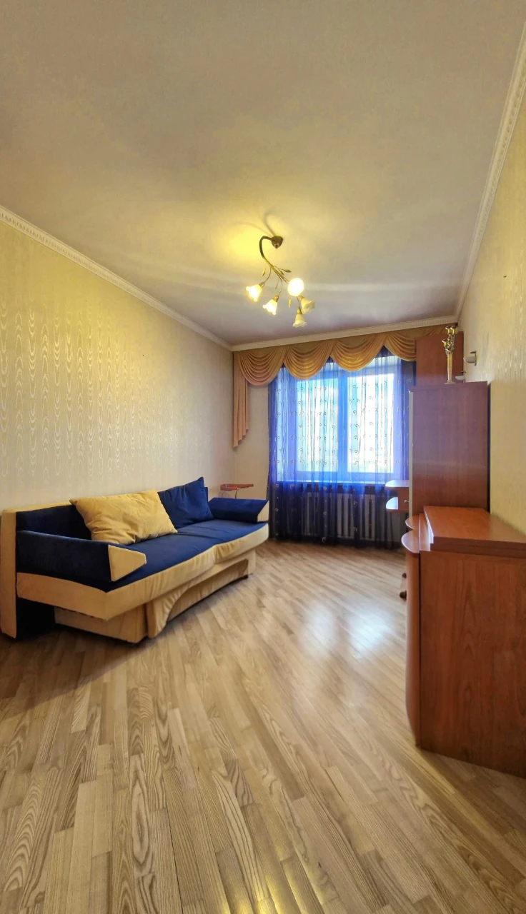 3-room apartment for sale at 4-8 Topoleva St., Solomianskyi District, Povitr Ave.