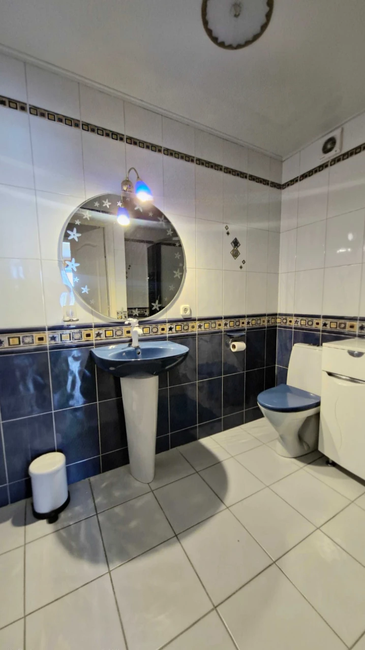 3-room apartment for sale at 4-8 Topoleva St., Solomianskyi District, Povitr Ave.