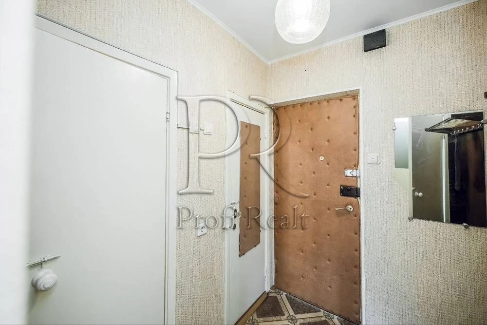 Without %. Sale of 1-room apartment in Troyeshchyna, Chervonoi Kal avenue