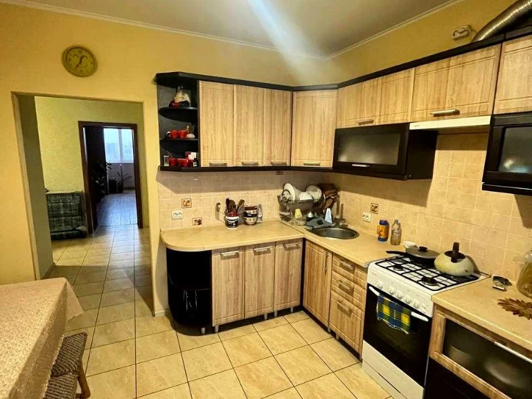 Apartment. Dnepropetrovsk, Hero of Ukraine Dmitry Krumar street.