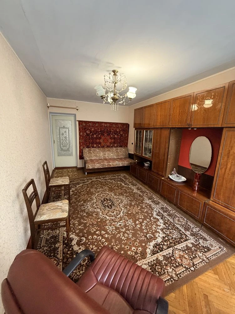 Продается двухкомнатная квартира, центр, 3-а Слобідська
