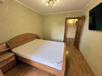 4к.кв.,ул. Иг.Бедзая,новый дом 2002г-75000$