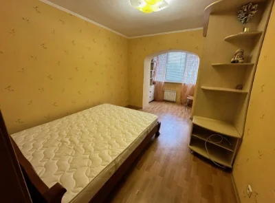 4к.кв.,ул. Иг.Бедзая,новый дом 2002г-75000$