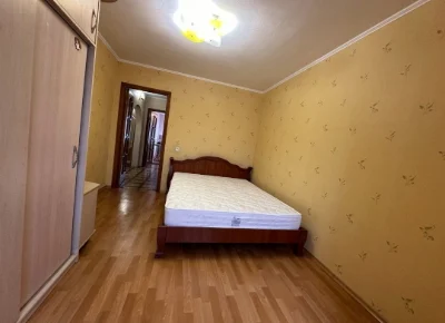 4к.кв.,ул. Иг.Бедзая,новый дом 2002г-75000$