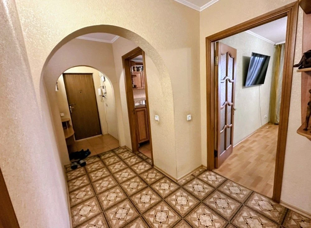 4к.кв.,ул. Иг.Бедзая,новый дом 2002г-75000$