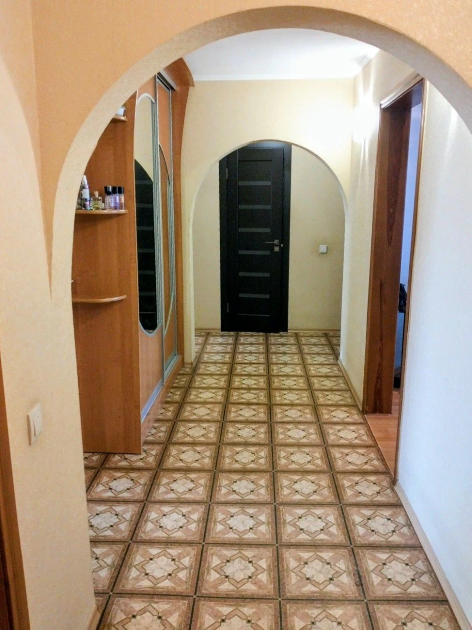 4к.кв.,ул. Иг.Бедзая,новый дом 2002г-75000$