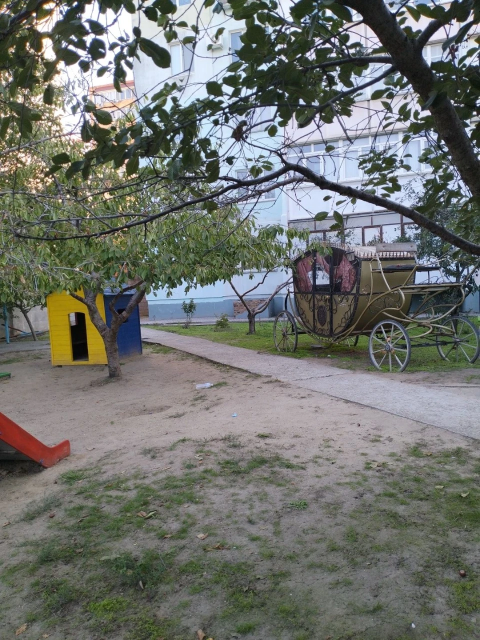 4к.кв.,ул. Иг.Бедзая,новый дом 2002г-75000$