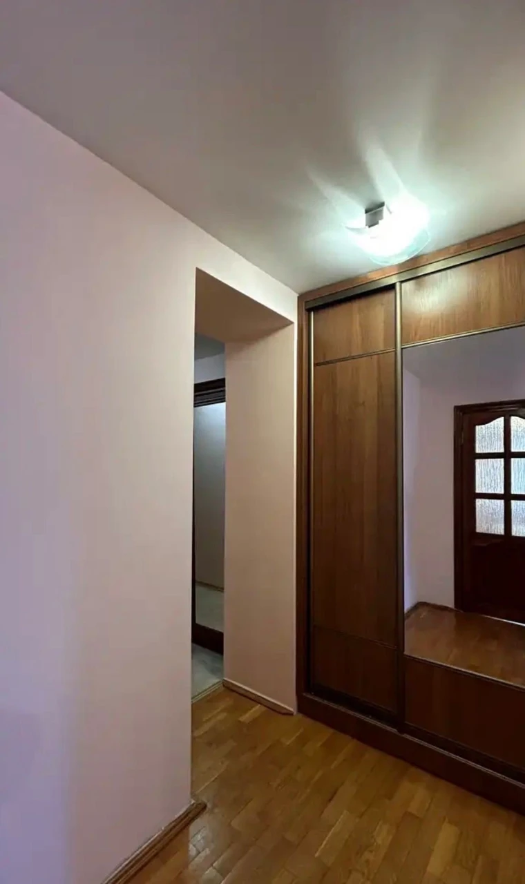 2-кімнатна квартира, 54 м2, вул. Дегтярівська, 15-Б