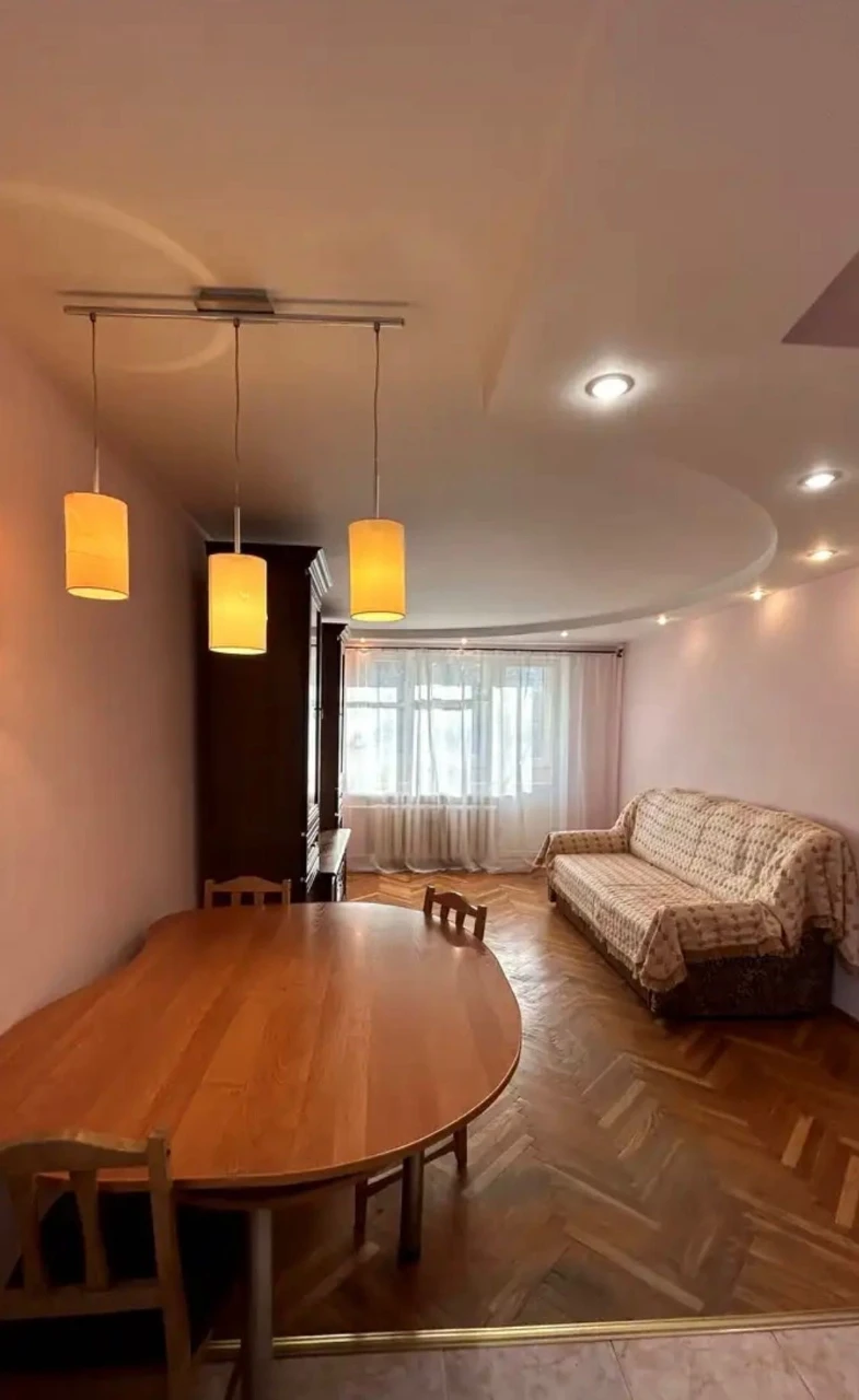 2-кімнатна квартира, 54 м2, вул. Дегтярівська, 15-Б