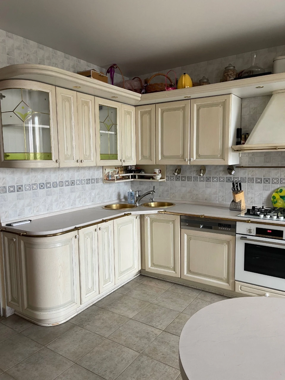 Rent 2-bedroom apartment on Observatorna Street