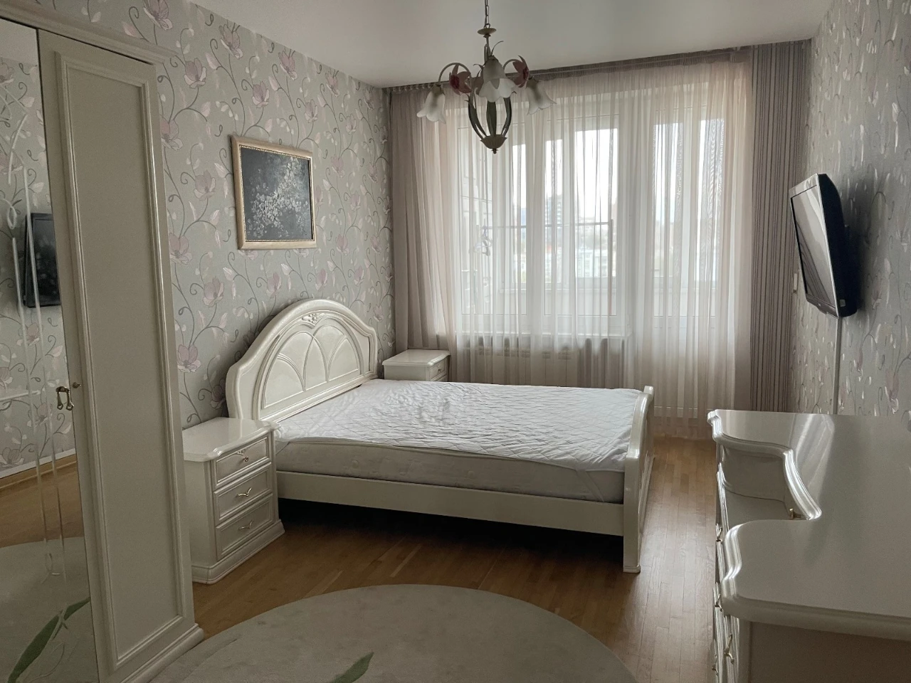 Rent 2-bedroom apartment on Observatorna Street
