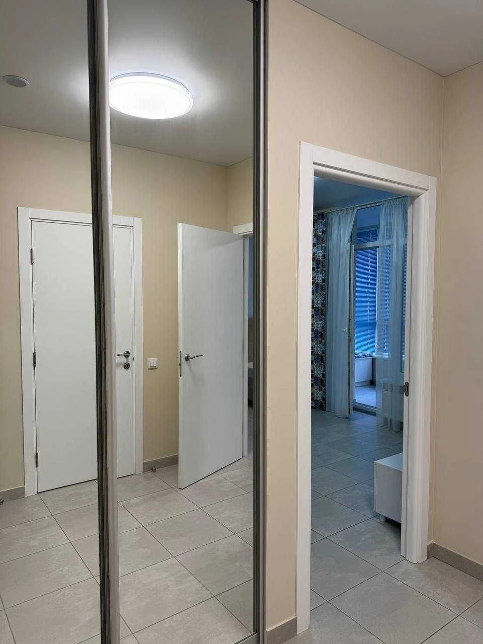 Rent 1BR Apartment at 67B Brestyskyi Park Avenue, Floor 2