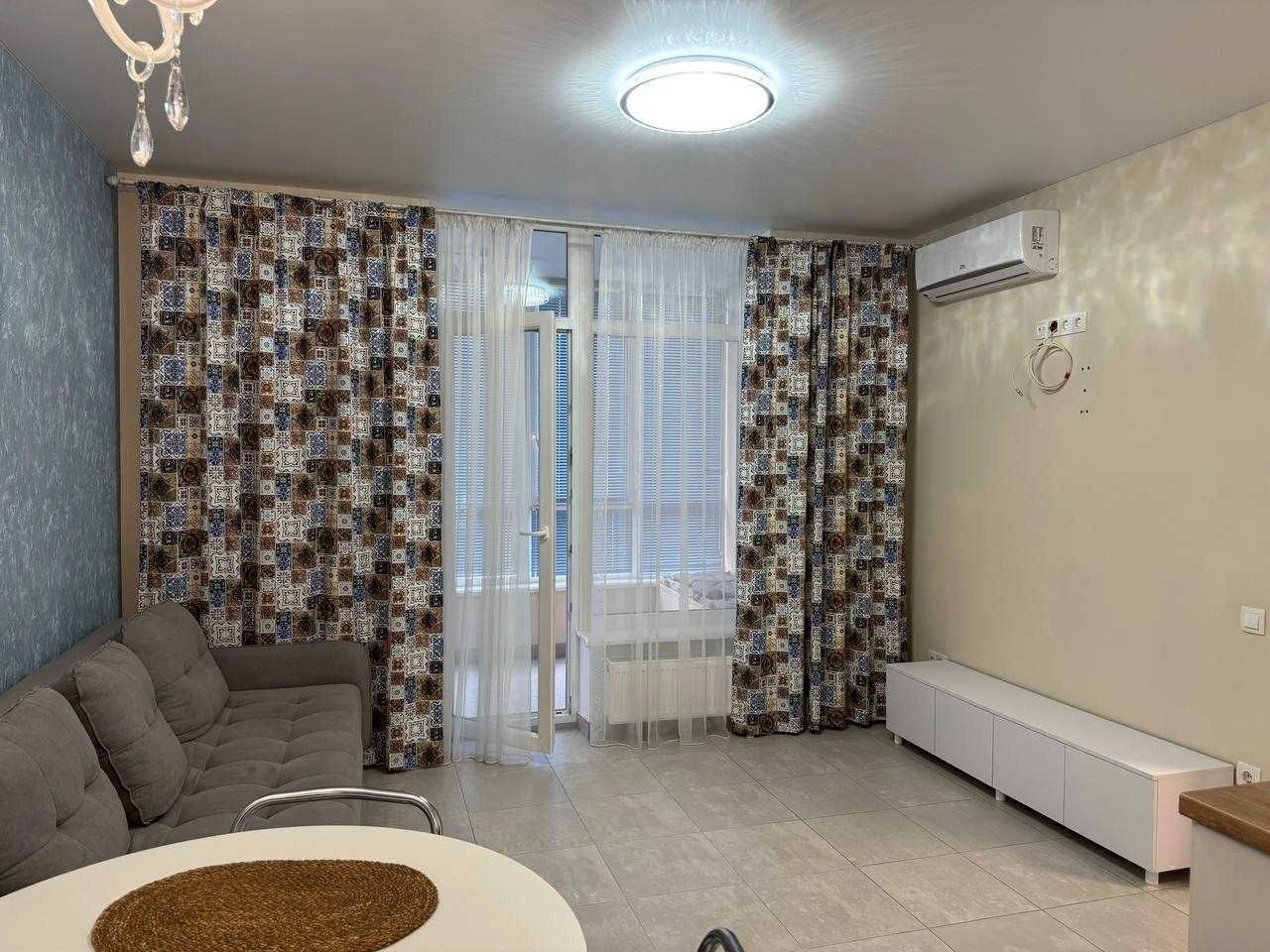 Rent 1BR Apartment at 67B Brestyskyi Park Avenue, Floor 2