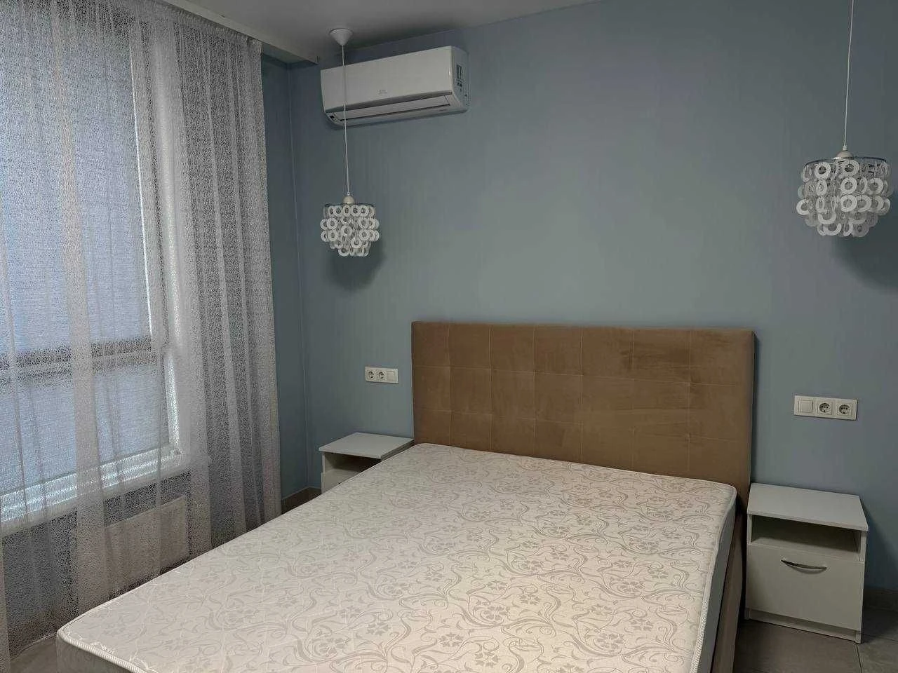 Rent 1BR Apartment at 67B Brestyskyi Park Avenue, Floor 2