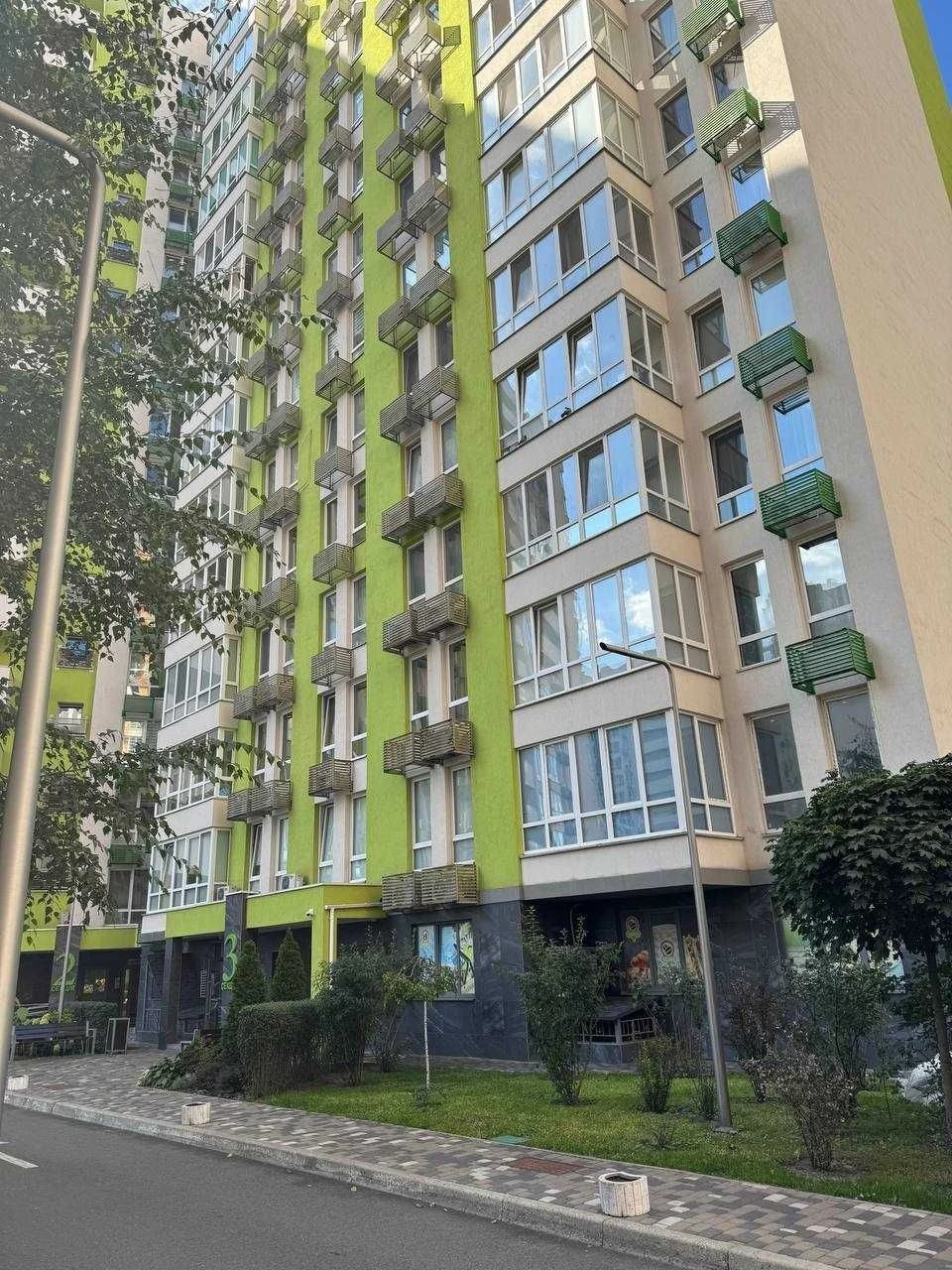 Rent 1BR Apartment at 67B Brestyskyi Park Avenue, Floor 2