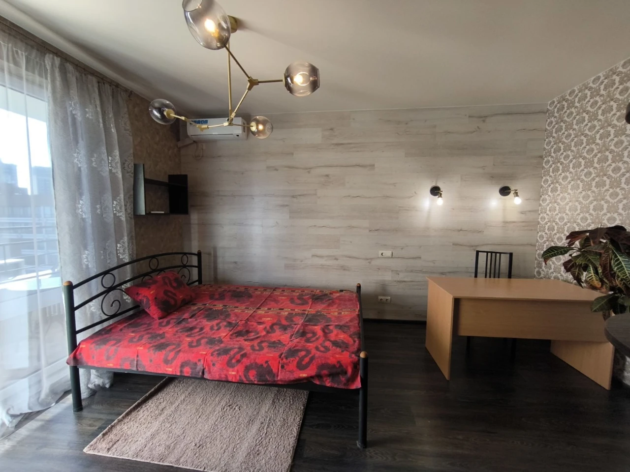 One-Bedroom Apartment in Parklend for Long-Term Rental, No Commission from Owner
