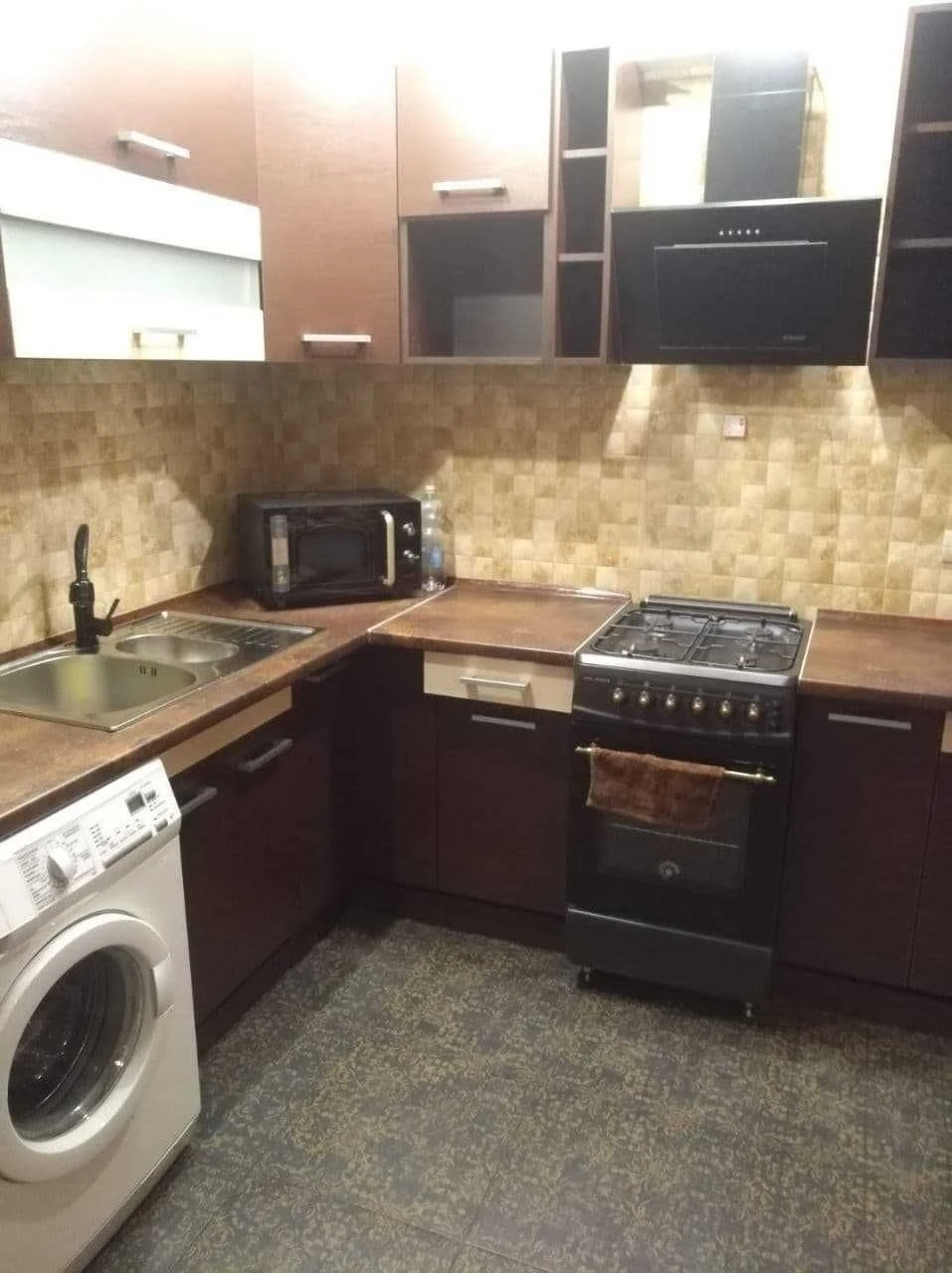 One-Bedroom Apartment in Parklend for Long-Term Rental, No Commission from Owner