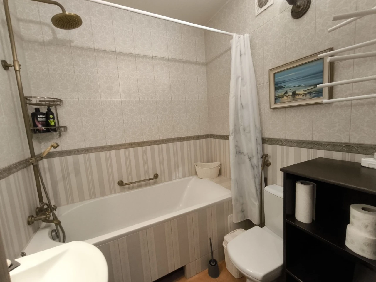 One-Bedroom Apartment in Parklend for Long-Term Rental, No Commission from Owner