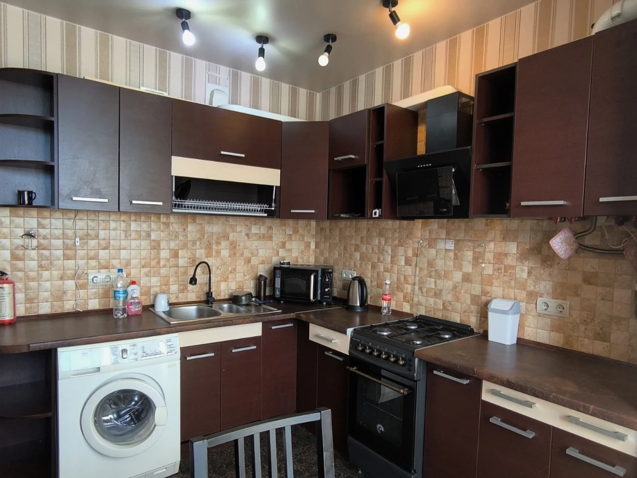One-Bedroom Apartment in Parklend for Long-Term Rental, No Commission from Owner