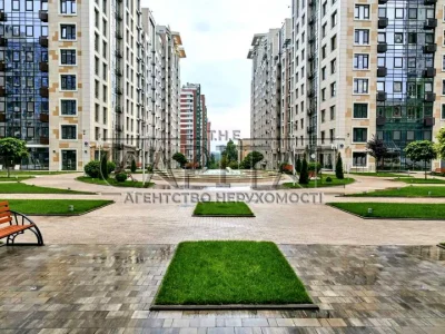 Apartment. Kyiv, Saperne Pole Street