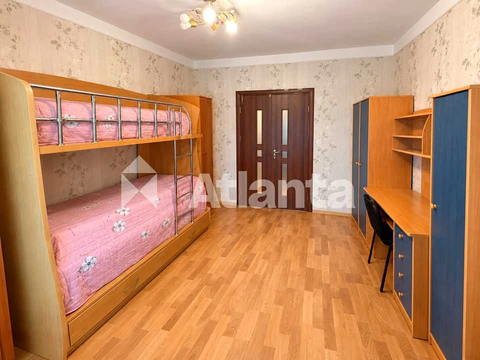 Квартира. Київ, Автозаводська вулиця