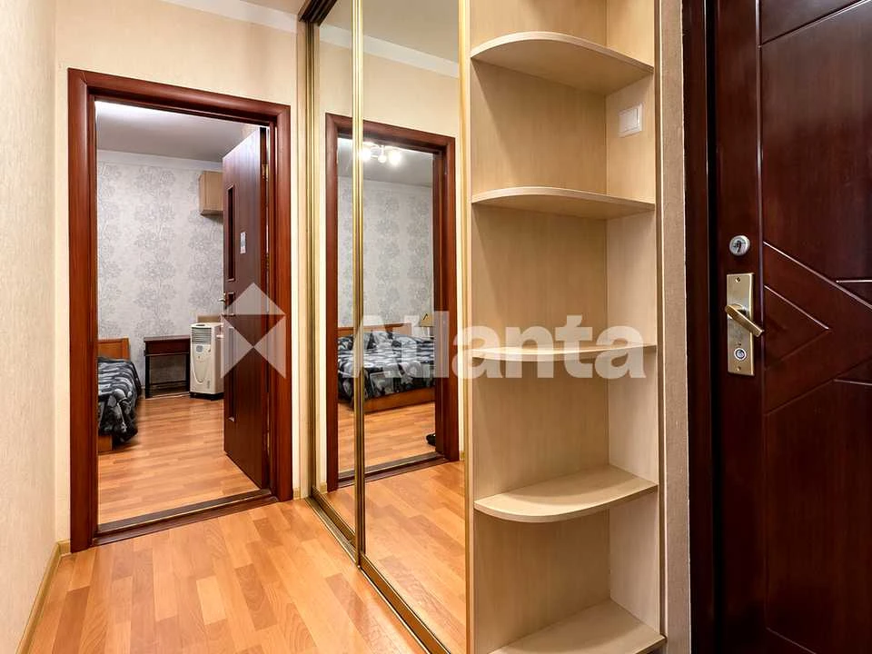 Квартира. Київ, Автозаводська вулиця