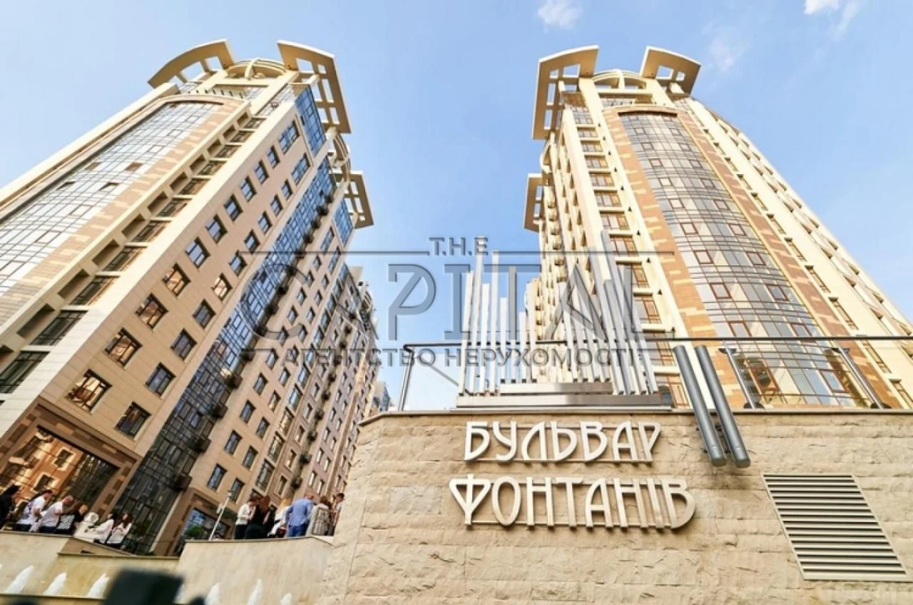 Exclusive! Sale of an apartment 195 sq.m. without renovation, ЖК Boulevard Fontan