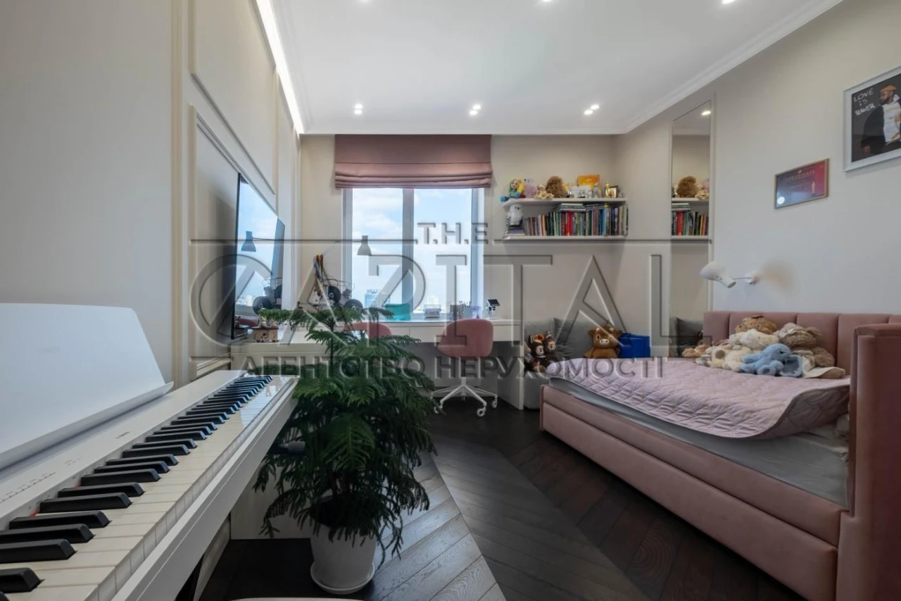 Four-room apartment 172 sq.m. in the Alter Ego residential complex,