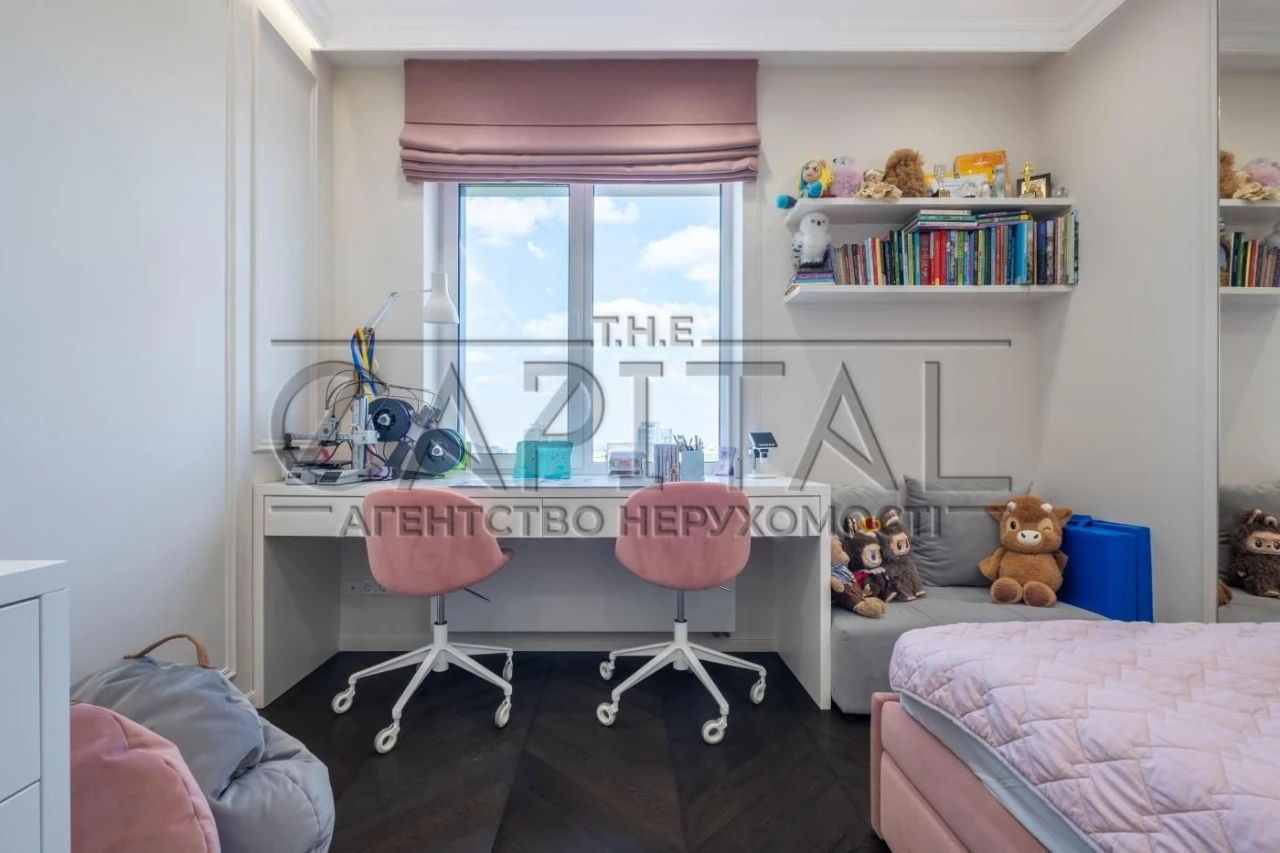 Four-room apartment 172 sq.m. in the Alter Ego residential complex,