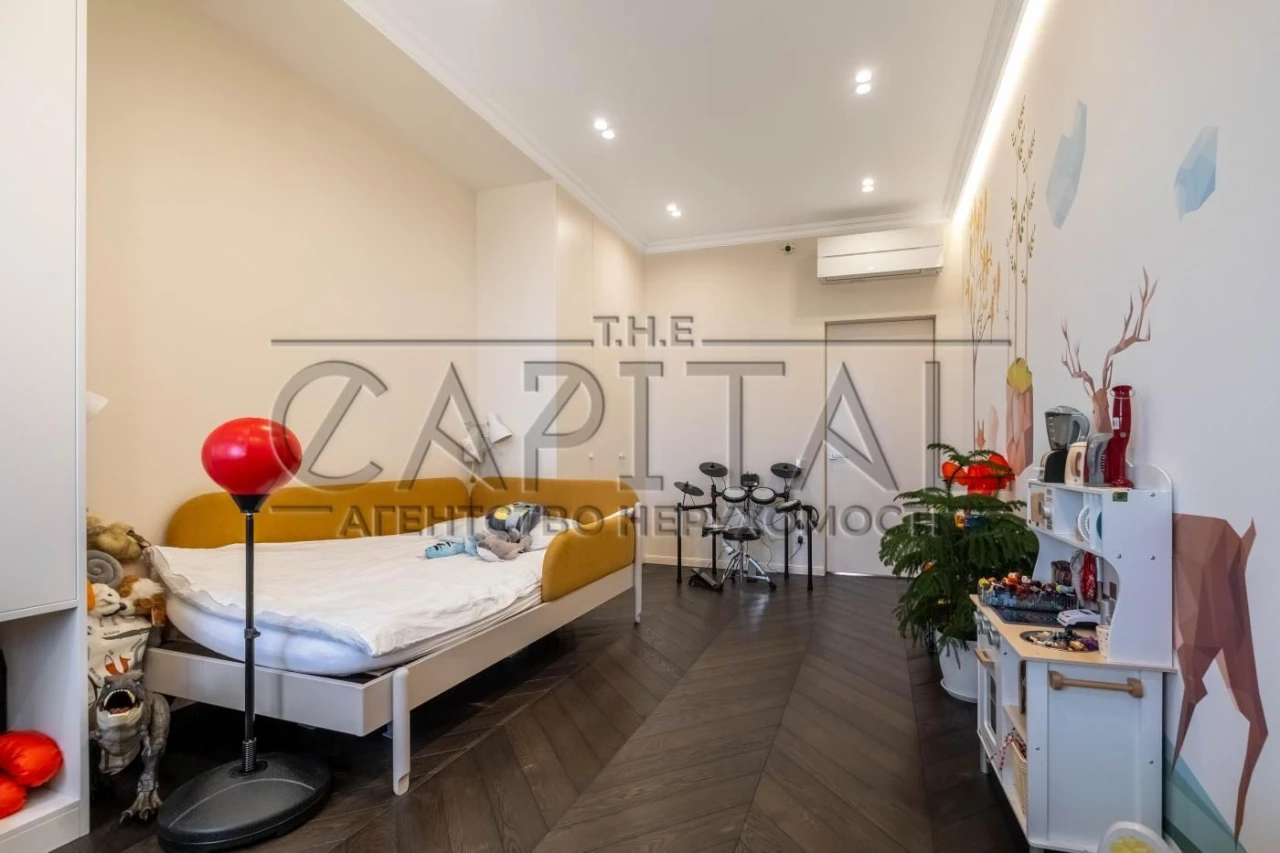 Four-room apartment 172 sq.m. in the Alter Ego residential complex,
