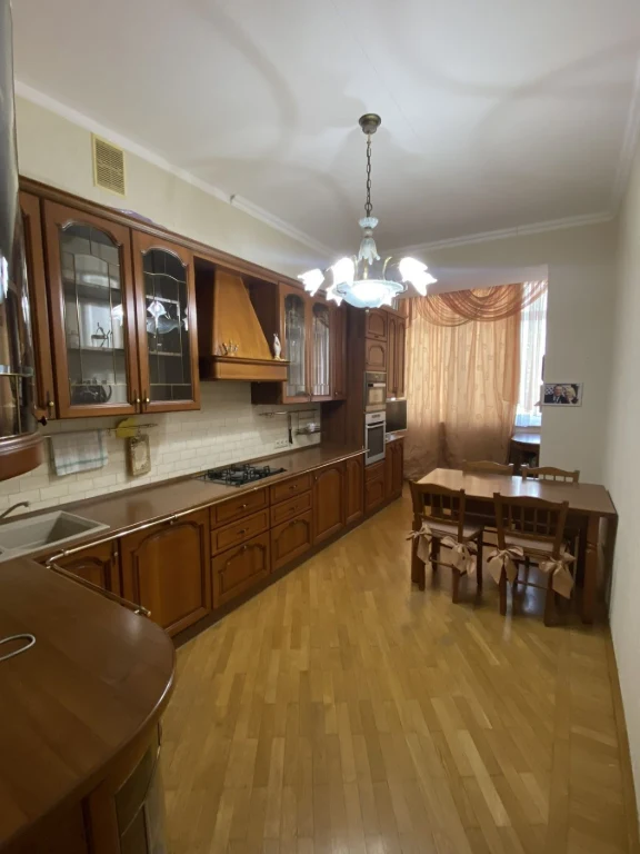 For Sale: 3 room apartment on Karashadze Street, French Boulevard