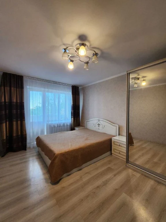 2-room apartment for sale. an apartment in the Center on ul. Ekaterinenskaya / Kyrp