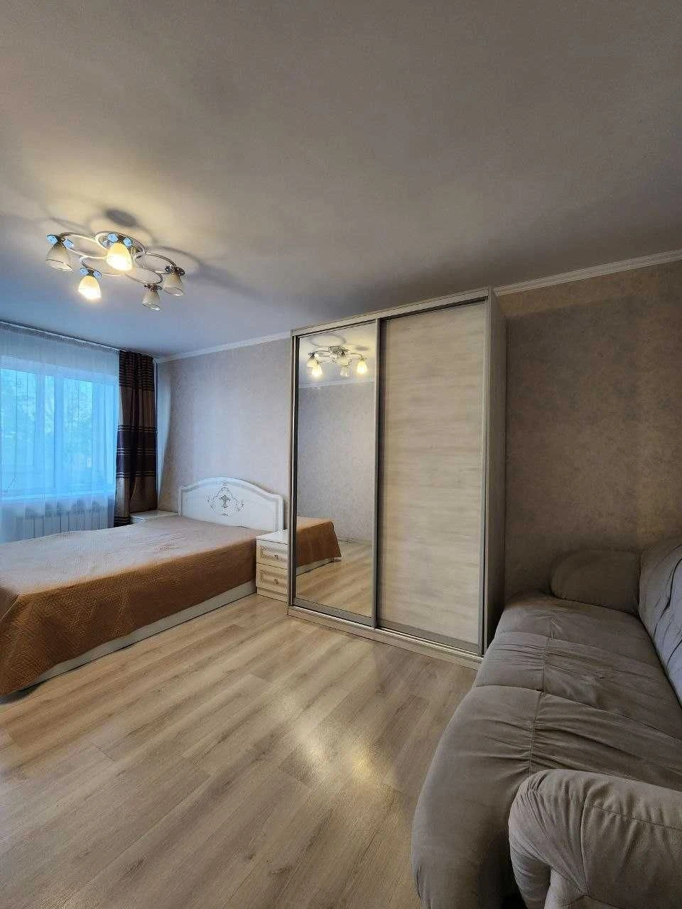 Продам 2-комн. квартиру в Центре на ул. Екатериненской /Кирп