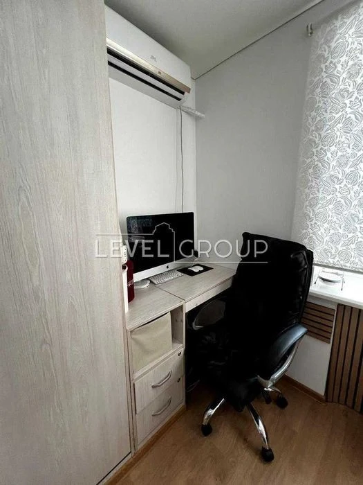 2-room apartment 60 sq m. Yevhena Konovaltsa 15k/1 Pecs