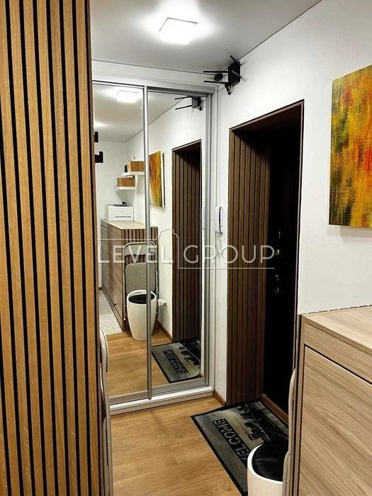 2-room apartment 60 sq m. Yevhena Konovaltsa 15k/1 Pecs