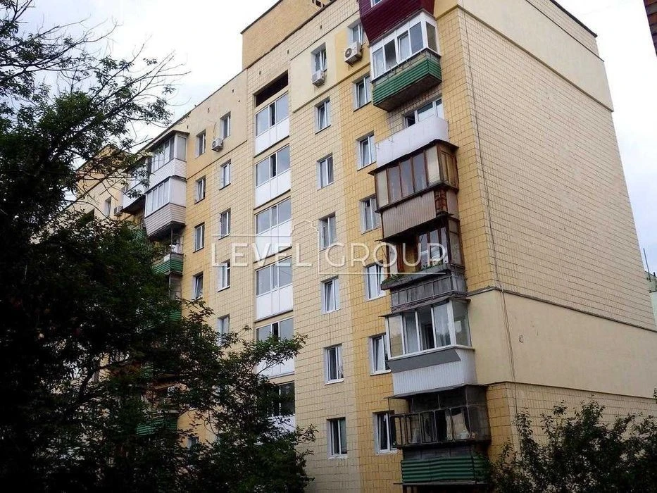 2-room apartment 60 sq m. Yevhena Konovaltsa 15k/1 Pecs