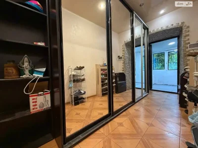 Apartment for Sale: Єврейська слобода