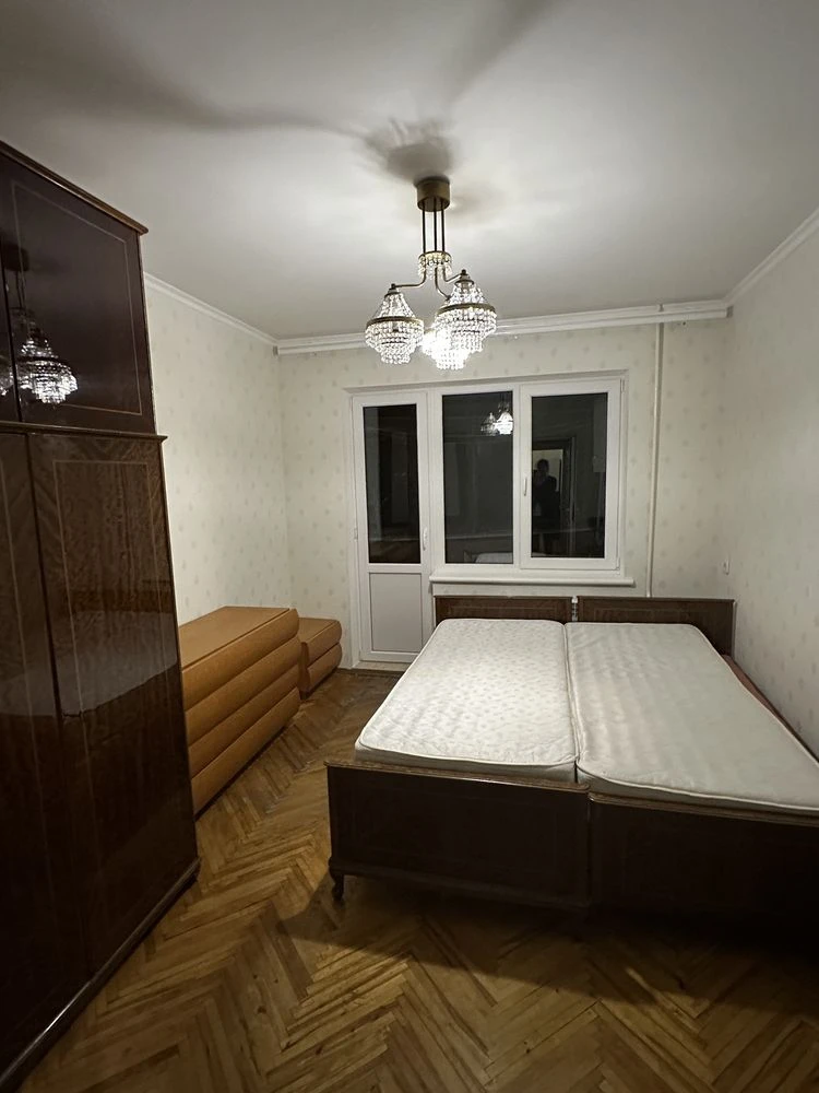 Sale of a 3-room apartment. Park of Victory.
