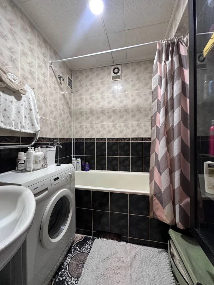 For sale, 3-room apartment 69.5m2 from owners, brick