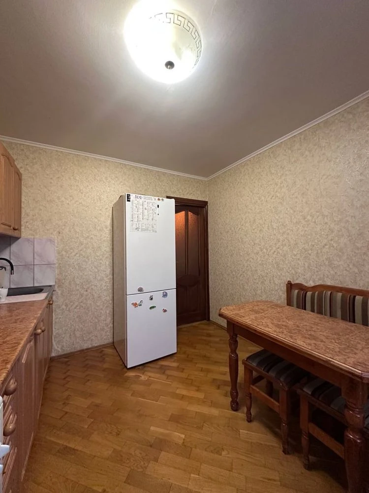 For sale, 3-room apartment 69.5m2 from owners, brick