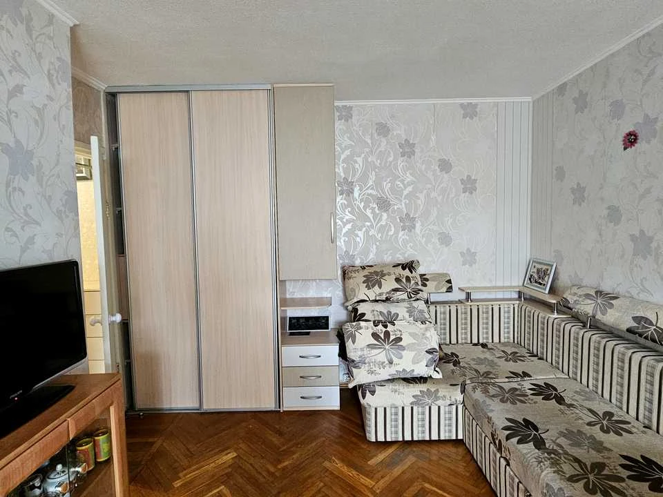 Apartment. Kharkiv, TraktoroBudivnykiv Prospekt