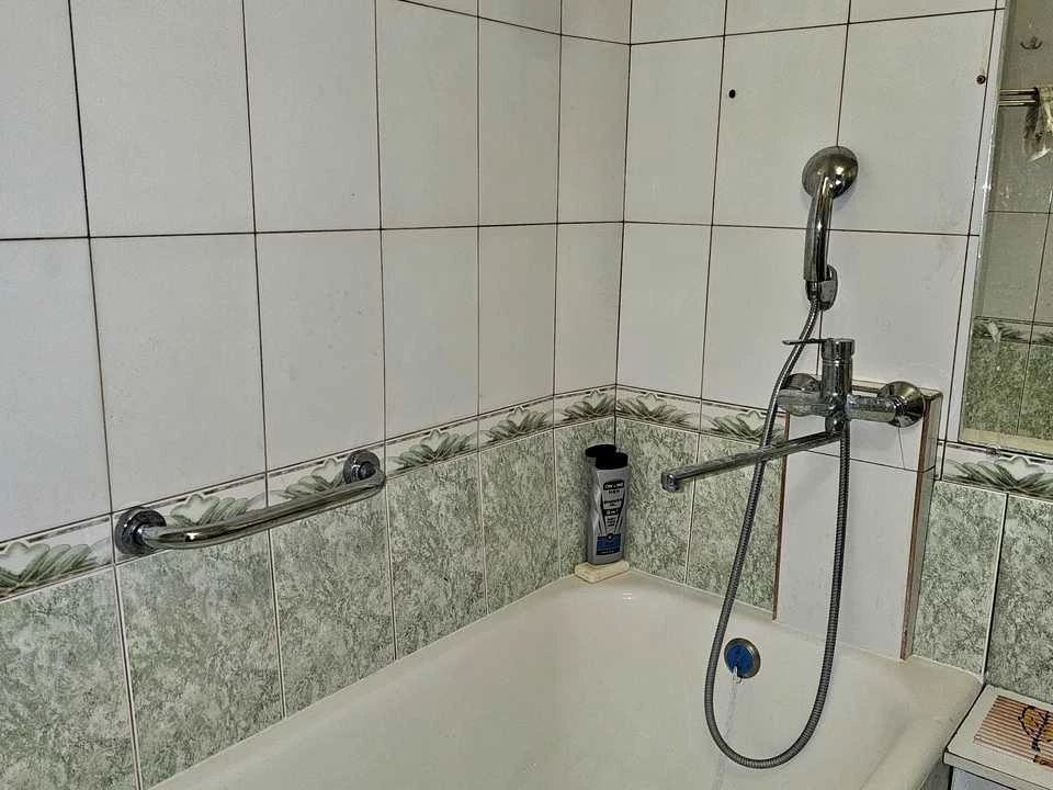 Apartment. Kharkiv, TraktoroBudivnykiv Prospekt