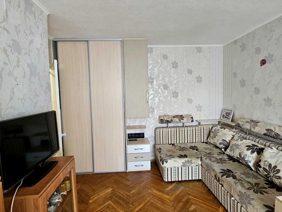 Apartment. Kharkiv, TraktoroBudivnykiv Prospekt