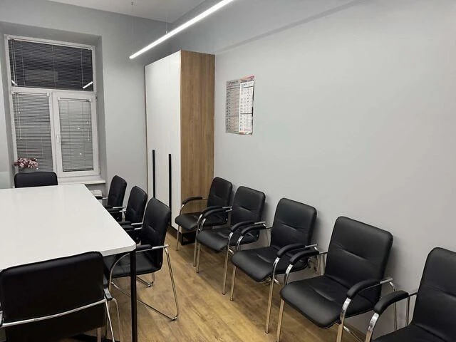Sale 3-room apartment - office 91 m² 2/3 Ivana Franka Street