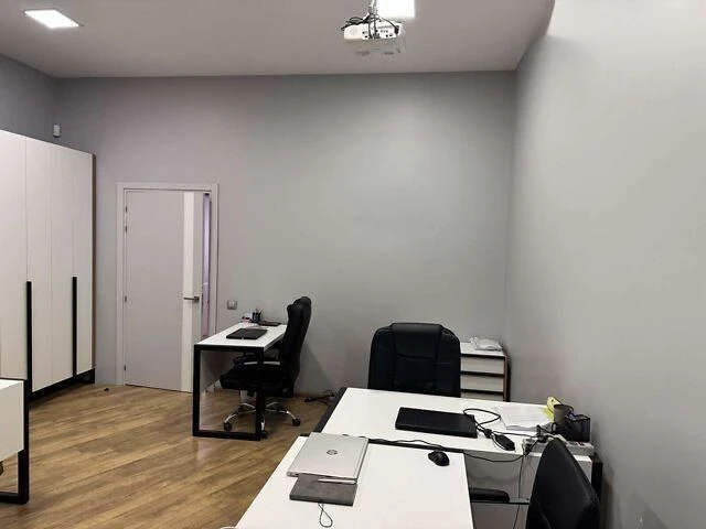Sale 3-room apartment - office 91 m² 2/3 Ivana Franka Street