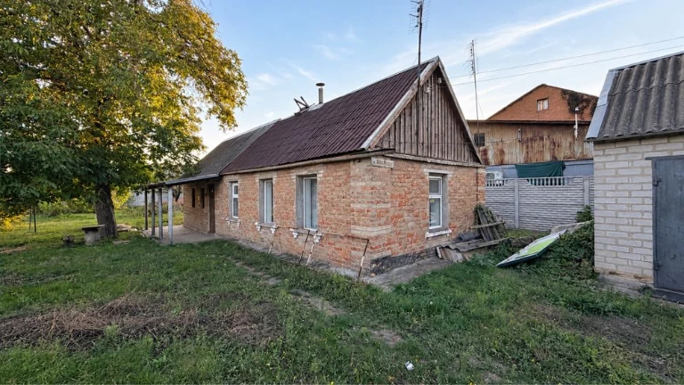 Будинок з земельною ділянкою 12 соток  (Бородинський р-н)