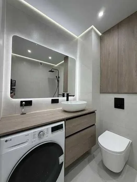 1-bedroom apartment with designer renovation in Central Park Residence
